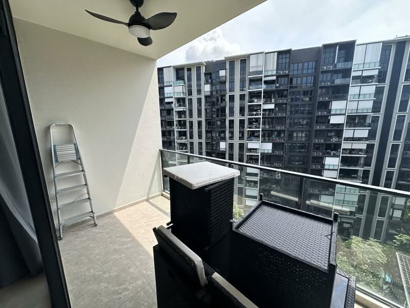 Park Colonial, 10 Woodleigh Lane, 5 Bedrooms, 1,711 sqft, Condominium For Rent, by Cherie Lee, 500166454 - Balcony - PropertyGuru.com.sg