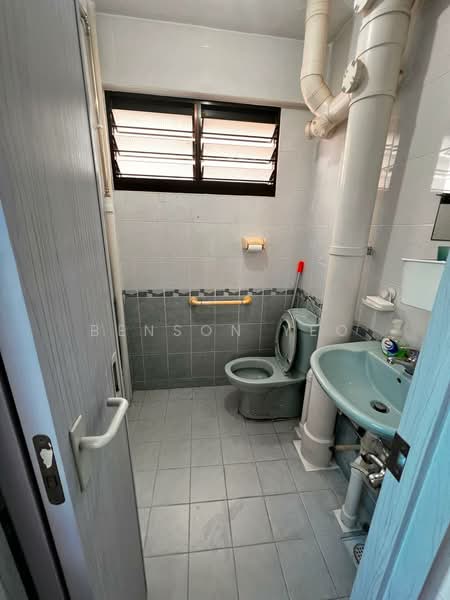 311 Shunfu Road, 311 Shunfu Road, 2 Bedrooms, 721 sqft, HDB Flat For Sale, by Benson Yeo, 500166469 - Bathroom - PropertyGuru.com.sg