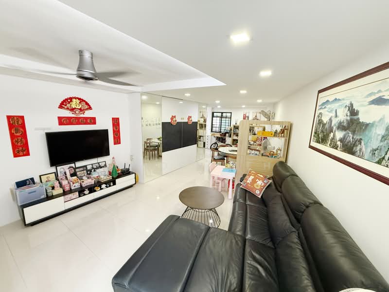 677A Jurong West Street 64, 677A Jurong West Street 64, 3 Bedrooms, 1,184 sqft, HDB Flat For Sale, by Jayden Peh, 500166481 - Living Room - PropertyGuru.com.sg