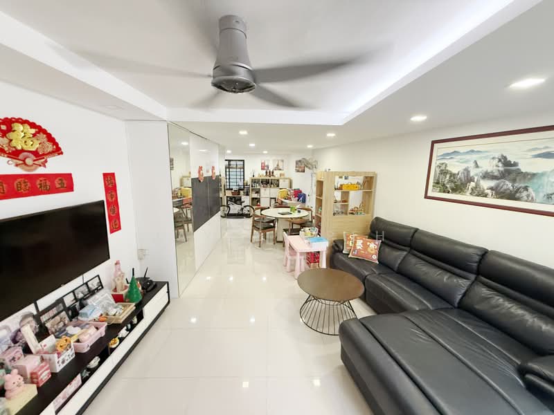 677A Jurong West Street 64, 677A Jurong West Street 64, 3 Bedrooms, 1,184 sqft, HDB Flat For Sale, by Jayden Peh, 500166481 - Living Room - PropertyGuru.com.sg