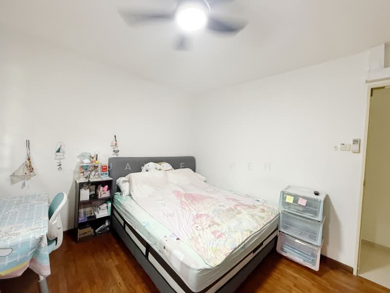 677A Jurong West Street 64, 677A Jurong West Street 64, 3 Bedrooms, 1,184 sqft, HDB Flat For Sale, by Jayden Peh, 500166481 - Bedroom - PropertyGuru.com.sg
