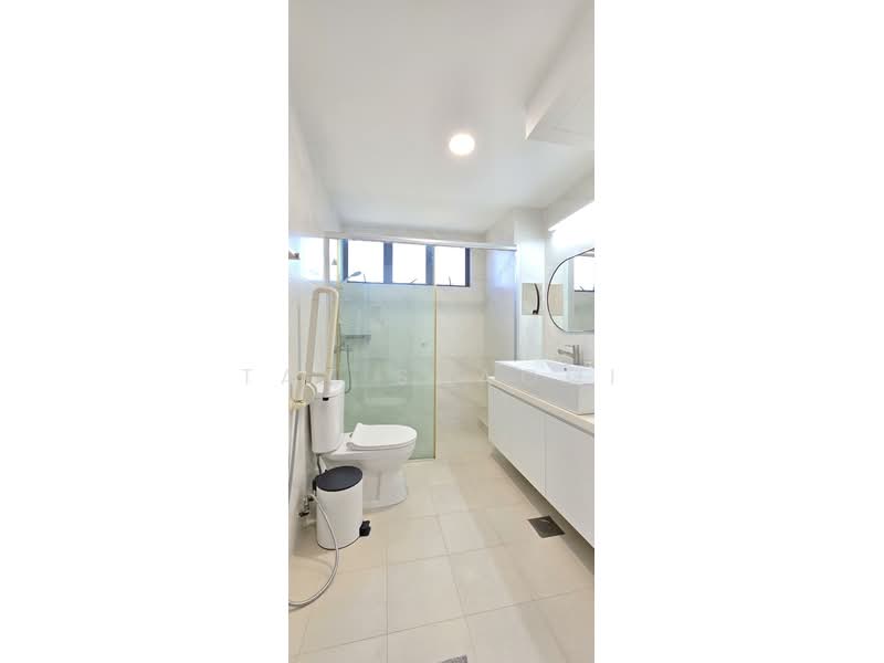Westcove Condo, 12 West Coast Crescent, Room Rental, 170 sqft, Condominium For Rent, by Tay Shaoqi, 500166497 - Bathroom - PropertyGuru.com.sg