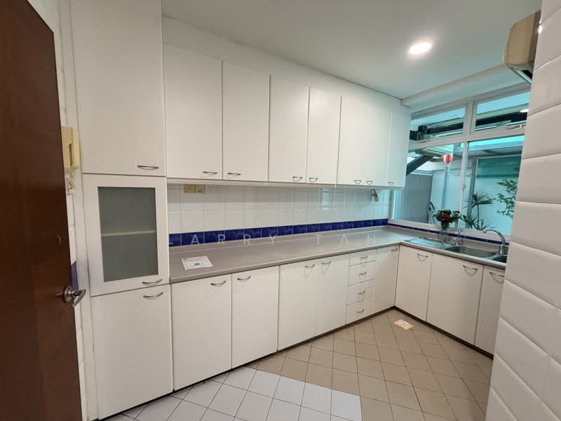 Serangoon Garden Estate, 3 Crichton Close, 6 Bedrooms, 2,332 sqft, Semi-Detached House For Sale, by Larry Tan, 500166500 - Kitchen - PropertyGuru.com.sg