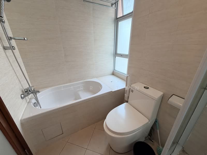 Serangoon Garden Estate, 3 Crichton Close, 6 Bedrooms, 2,332 sqft, Semi-Detached House For Sale, by Larry Tan, 500166500 - Bathroom - PropertyGuru.com.sg
