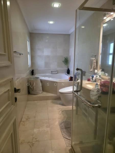 Holland grove view, Holland grove, 4 Bedrooms, 3,500 sqft, Semi-Detached House For Rent, by Gibson Ho, 500166509 - Bathroom - PropertyGuru.com.sg