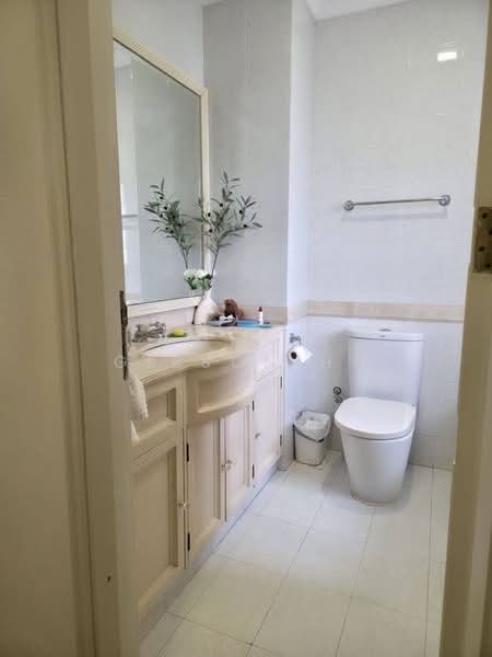 Holland grove view, Holland grove, 4 Bedrooms, 3,500 sqft, Semi-Detached House For Rent, by Gibson Ho, 500166509 - Bathroom - PropertyGuru.com.sg