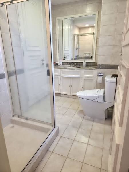 Holland grove view, Holland grove, 4 Bedrooms, 3,500 sqft, Semi-Detached House For Rent, by Gibson Ho, 500166509 - Bathroom - PropertyGuru.com.sg