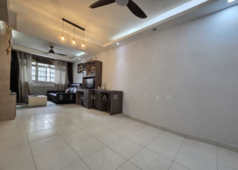 465 Choa Chu Kang Avenue 4, 465 Choa Chu Kang Avenue 4, 3 Bedrooms, 1,119 sqft, HDB Flat For Sale, by Bernard Tan, 500166516 - Living Room - PropertyGuru.com.sg