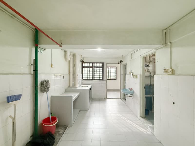 211 Boon Lay Place, 211 Boon Lay Place, 2 Bedrooms, 700 sqft, HDB Flat For Sale, by Jayden Peh, 500166519 - Kitchen - PropertyGuru.com.sg