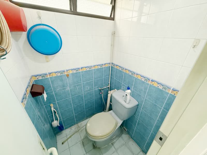 211 Boon Lay Place, 211 Boon Lay Place, 2 Bedrooms, 700 sqft, HDB Flat For Sale, by Jayden Peh, 500166519 - Bathroom - PropertyGuru.com.sg