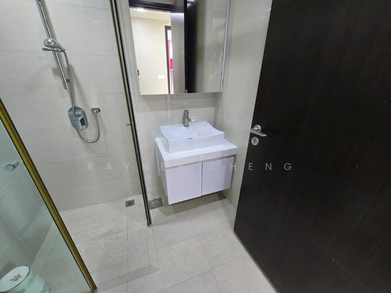 Regent Residences, 1091 Serangoon Road, 2 Bedrooms, 818 sqft, Condominium For Rent, by Rayner Cheng, 500166541 - Bathroom - PropertyGuru.com.sg