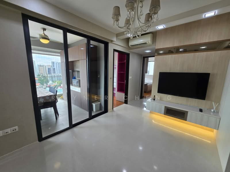 Regent Residences, 1091 Serangoon Road, 2 Bedrooms, 818 sqft, Condominium For Rent, by Rayner Cheng, 500166541 - Living Room - PropertyGuru.com.sg