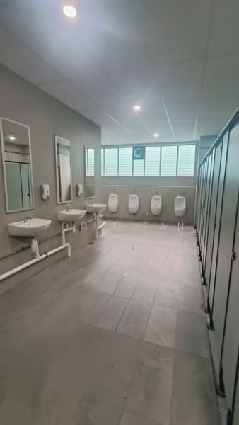 Lam Soon Industrial Building, 63 Hillview Avenue, 235 sqft, Light Industrial (B1) For Rent, by Eddie Tan, 500166553 - Bathroom - CommercialGuru.com.sg