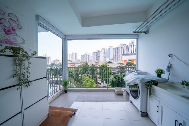 Trevista, 23 Lorong 3 Toa Payoh, 3 Bedrooms, 1,098 sqft, Condominium For Rent, by Ernest Goh, 500166566 - Balcony - PropertyGuru.com.sg