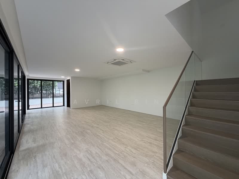 Brand New D10 2.5 sty Detached in Mount Sinai! 1km to Henry Park Primary!, Grove Drive / Mount Sinai / Holland Grove / Holland Road, 5 Bedrooms, 12,109 sqft, Detached House For Sale, by Avril Bin, 500166578 - PropertyGuru.com.sg