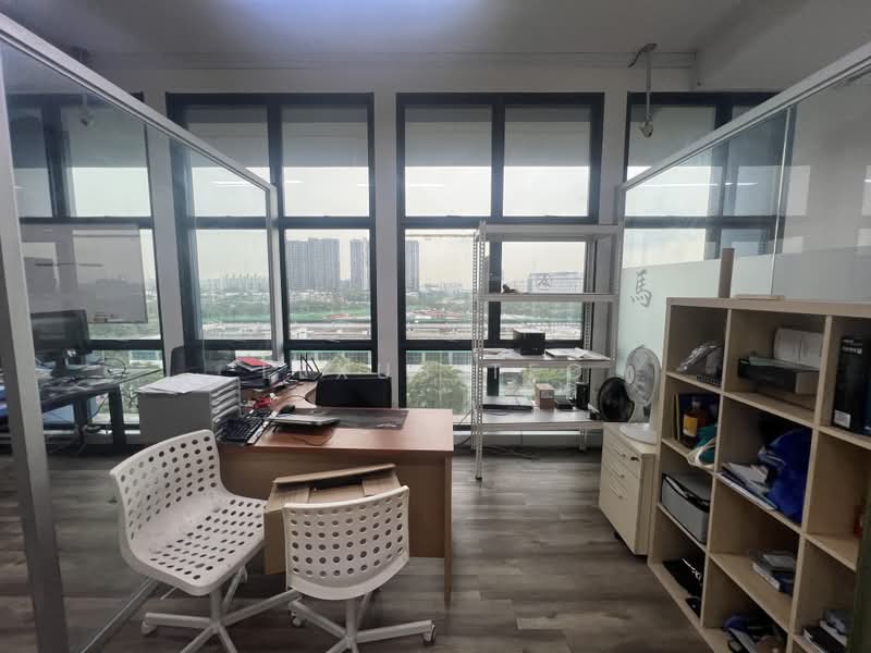 Tradehub 21, 8 Boon Lay Way, 1,893 sqft, Light Industrial (B1) For Sale, by Lexus Teo, 500166579 - CommercialGuru.com.sg