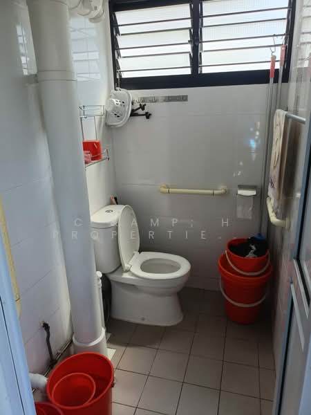 586 Cheng San Court, 586 Ang Mo Kio Avenue 3, Room Rental, 125 sqft, HDB Flat For Rent, by ELSIE LIM, 500166581 - Bathroom - PropertyGuru.com.sg
