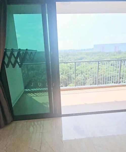 Kingsford Waterbay, 84 Upper Serangoon View, 4 Bedrooms, 1,216 sqft, Condominium For Rent, by Julia Pok, 500166585 - Balcony - PropertyGuru.com.sg