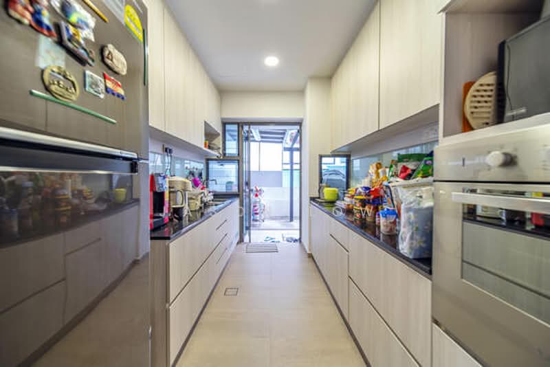 Goldenhill Villas, Golden Drive, 5 Bedrooms, 3,600 sqft, Terraced House For Rent, by Jason Low, 500166602 - Kitchen - PropertyGuru.com.sg