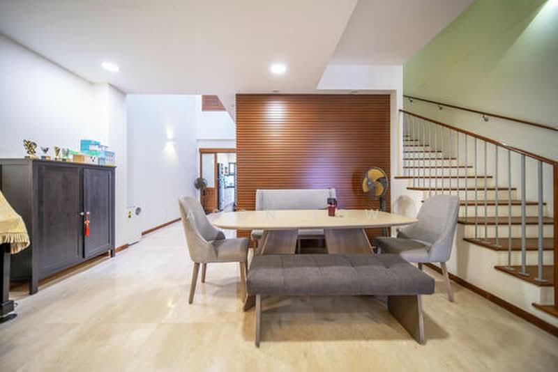 Goldenhill Villas, Golden Drive, 5 Bedrooms, 3,600 sqft, Terraced House For Rent, by Jason Low, 500166602 - Dining Room - PropertyGuru.com.sg