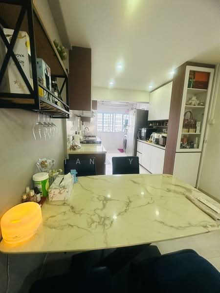 264 Waterloo Street, 264 Waterloo Street, 2 Bedrooms, 732 sqft, HDB Flat For Sale, by Diana Yow, 500166621 - Kitchen - PropertyGuru.com.sg