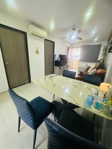 264 Waterloo Street, 264 Waterloo Street, 2 Bedrooms, 732 sqft, HDB Flat For Sale, by Diana Yow, 500166621 - Living Room - PropertyGuru.com.sg