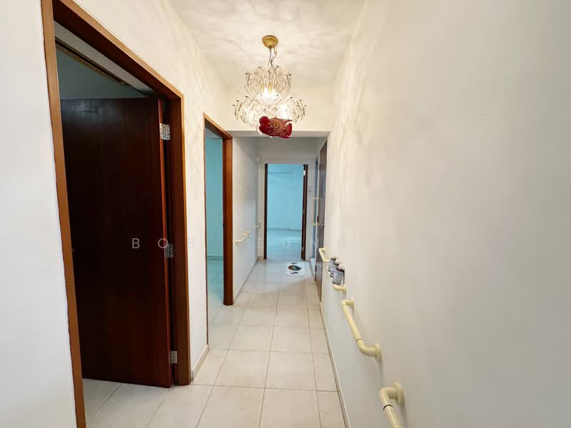 529 Woodlands Drive 14, 529 Woodlands Drive 14, 3 Bedrooms, 1,356 sqft, HDB Flat For Sale, by Bob Leung KH, 500166634 - Corridor - PropertyGuru.com.sg