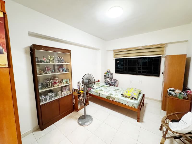 529 Woodlands Drive 14, 529 Woodlands Drive 14, 3 Bedrooms, 1,356 sqft, HDB Flat For Sale, by Bob Leung KH, 500166634 - Bedroom - PropertyGuru.com.sg