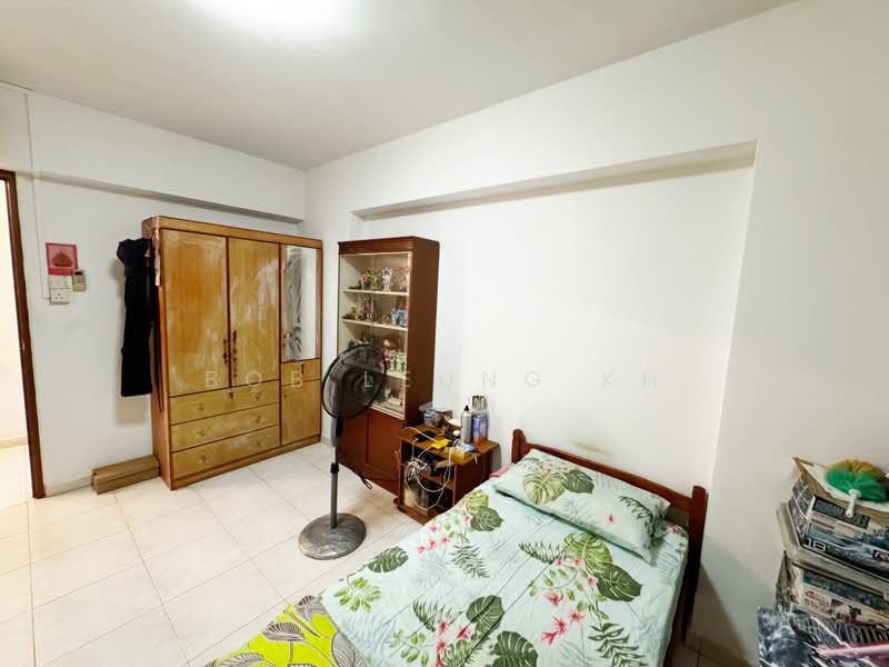 529 Woodlands Drive 14, 529 Woodlands Drive 14, 3 Bedrooms, 1,356 sqft, HDB Flat For Sale, by Bob Leung KH, 500166634 - Bedroom - PropertyGuru.com.sg