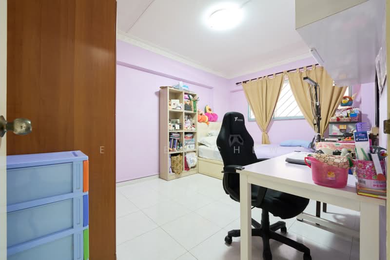 524 Hougang Avenue 6, 524 Hougang Avenue 6, 2 Bedrooms, 797 sqft, HDB Flat For Sale, by Eileen Chew, 500166655 - Bedroom - PropertyGuru.com.sg
