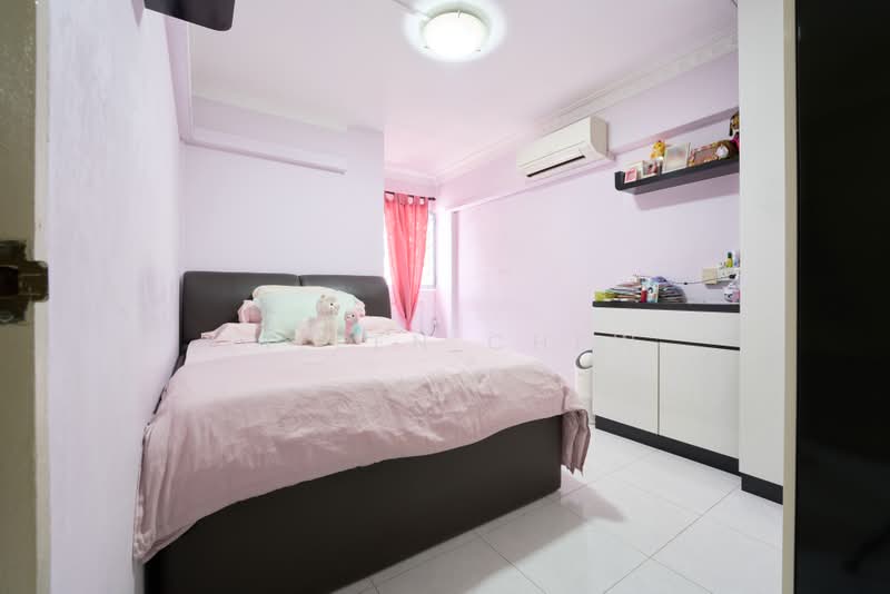 524 Hougang Avenue 6, 524 Hougang Avenue 6, 2 Bedrooms, 797 sqft, HDB Flat For Sale, by Eileen Chew, 500166655 - Bedroom - PropertyGuru.com.sg
