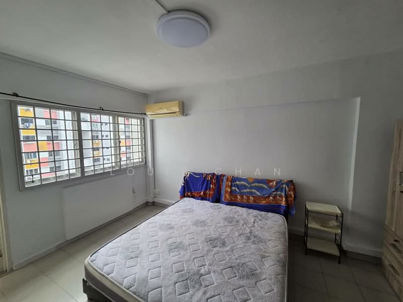 909 Tampines Avenue 4, 909 Tampines Avenue 4, 2 Bedrooms, 786 sqft, HDB Flat For Rent, by Louis Chan, 500166661 - Bedroom - PropertyGuru.com.sg