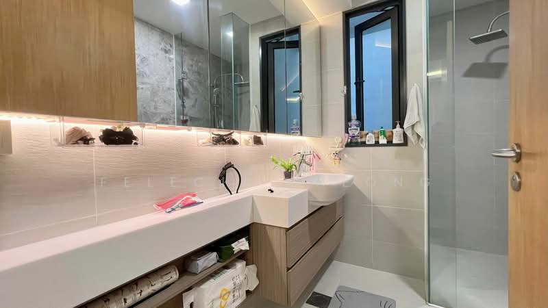 The Lakefront Residences, 42 Lakeside Drive, 3 Bedrooms, 1,033 sqft, Condominium For Sale, by Felecia Cheong, 500166662 - Bathroom - PropertyGuru.com.sg