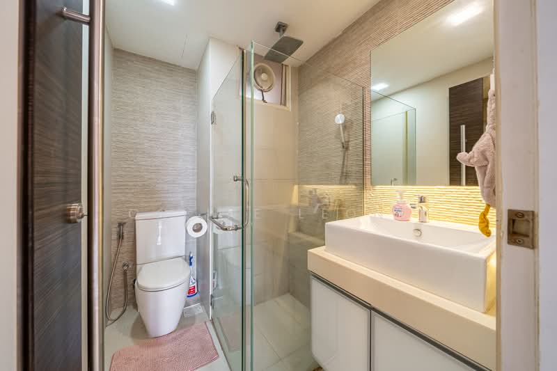 Seletar Springs Condominium, 108 Gerald Drive, 3 Bedrooms, 1,335 sqft, Condominium For Sale, by Caline Leong, 500166667 - Bathroom - PropertyGuru.com.sg