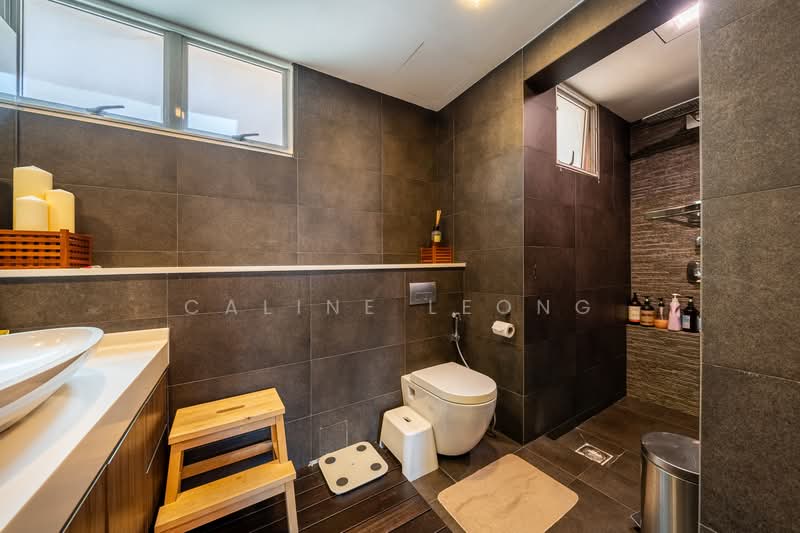 Seletar Springs Condominium, 108 Gerald Drive, 3 Bedrooms, 1,335 sqft, Condominium For Sale, by Caline Leong, 500166667 - Bathroom - PropertyGuru.com.sg