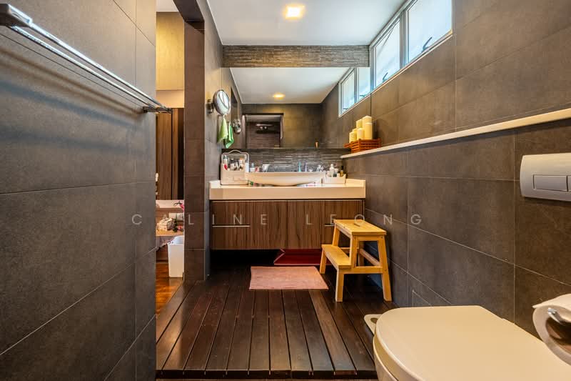 Seletar Springs Condominium, 108 Gerald Drive, 3 Bedrooms, 1,335 sqft, Condominium For Sale, by Caline Leong, 500166667 - Bathroom - PropertyGuru.com.sg