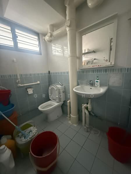461 Crawford Lane, 461 Crawford Lane, Room Rental, 100 sqft, HDB Flat For Rent, by Grace Ho, 500166668 - Bathroom - PropertyGuru.com.sg