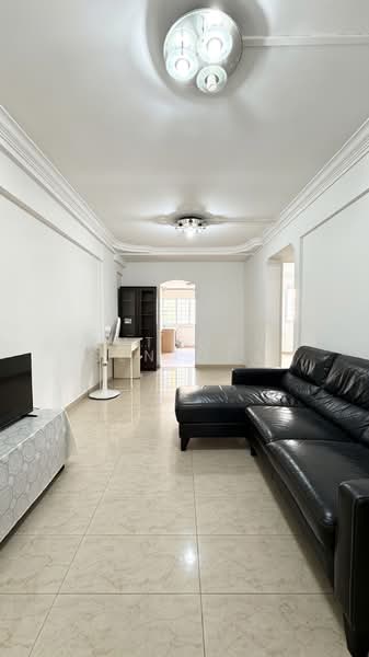 120 Ang Mo Kio Avenue 3, 120 Ang Mo Kio Avenue 3, 3 Bedrooms, 883 sqft, HDB Flat For Sale, by Anthony Sentosa, 500166673 - Living Room - PropertyGuru.com.sg