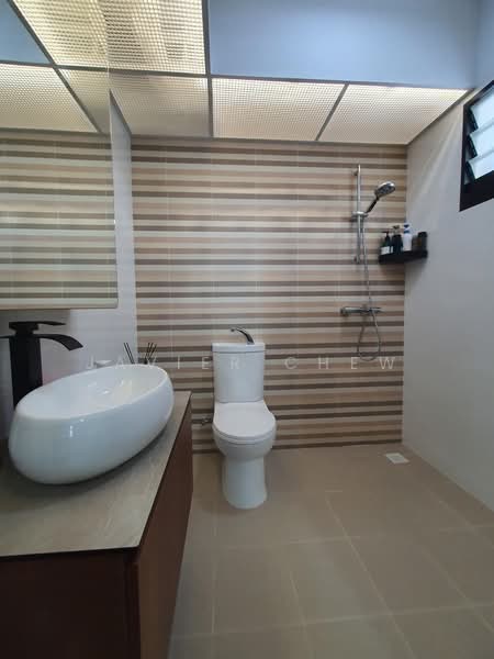 420B Northshore Drive, 420B Northshore Drive, 3 Bedrooms, 1,012 sqft, HDB Flat For Sale, by Javier Chew, 500166678 - Bathroom - PropertyGuru.com.sg