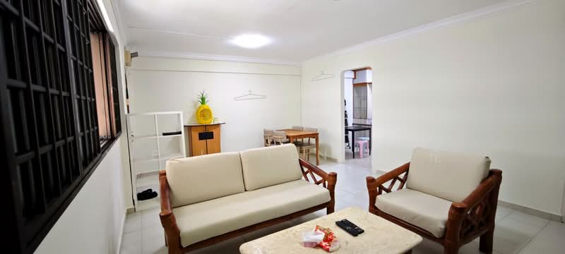 153 Yishun Street 11, 153 Yishun Street 11, Room Rental, 120 sqft, HDB Flat For Rent, by Xie Jielun 谢杰伦, 500166682 - Living Room - PropertyGuru.com.sg