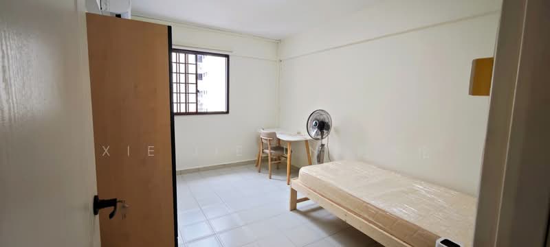 153 Yishun Street 11, 153 Yishun Street 11, Room Rental, 120 sqft, HDB Flat For Rent, by Xie Jielun 谢杰伦, 500166682 - Bedroom - PropertyGuru.com.sg