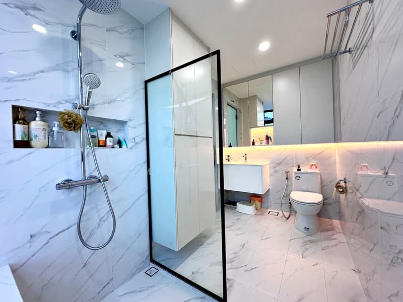 City Square Residences, 12 Kitchener Link, 2 Bedrooms, 861 sqft, Condominium For Sale, by Jimson Neo, 500166684 - Bathroom - PropertyGuru.com.sg