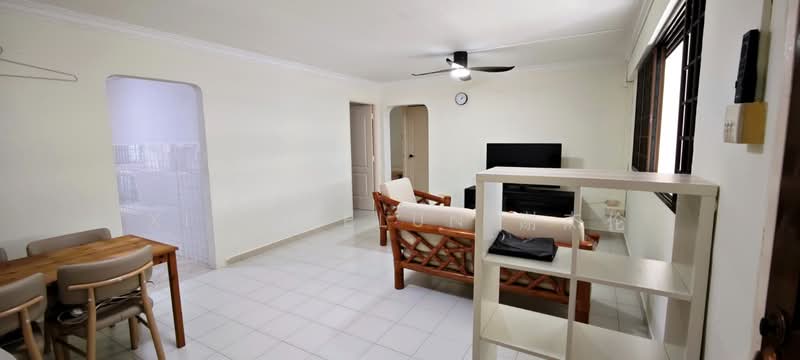 153 Yishun Street 11, 153 Yishun Street 11, Room Rental, 150 sqft, HDB Flat For Rent, by Xie Jielun 谢杰伦, 500166689 - Living Room - PropertyGuru.com.sg