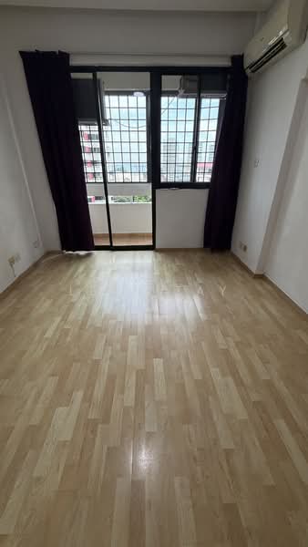 Ocean Park, 526 East Coast Road, 3 Bedrooms, 2,111 sqft, Condominium For Rent, by Leah Tay, 500166696 - Bedroom - PropertyGuru.com.sg