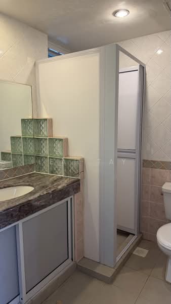 Ocean Park, 526 East Coast Road, 3 Bedrooms, 2,111 sqft, Condominium For Rent, by Leah Tay, 500166696 - Bathroom - PropertyGuru.com.sg