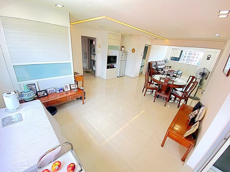 110 Bukit Batok West Avenue 6, 110 Bukit Batok West Avenue 6, 3 Bedrooms, 1,421 sqft, HDB Flat For Sale, by Eugene Chen, 500166697 - Living Room - PropertyGuru.com.sg