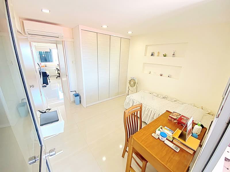 110 Bukit Batok West Avenue 6, 110 Bukit Batok West Avenue 6, 3 Bedrooms, 1,421 sqft, HDB Flat For Sale, by Eugene Chen, 500166697 - Bedroom - PropertyGuru.com.sg