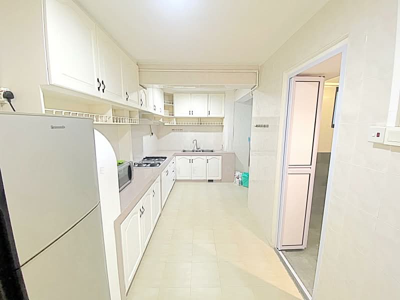 110 Bukit Batok West Avenue 6, 110 Bukit Batok West Avenue 6, 3 Bedrooms, 1,421 sqft, HDB Flat For Sale, by Eugene Chen, 500166697 - Kitchen - PropertyGuru.com.sg
