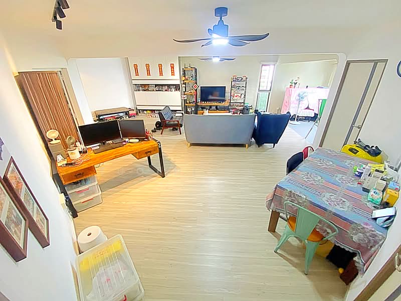 110 Bukit Batok West Avenue 6, 110 Bukit Batok West Avenue 6, 3 Bedrooms, 1,421 sqft, HDB Flat For Sale, by Eugene Chen, 500166697 - Living Room - PropertyGuru.com.sg