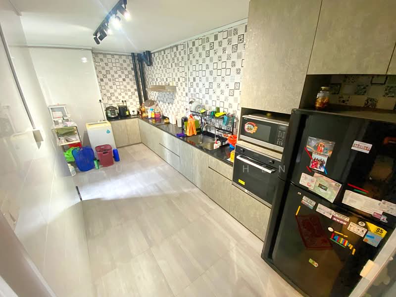 110 Bukit Batok West Avenue 6, 110 Bukit Batok West Avenue 6, 3 Bedrooms, 1,421 sqft, HDB Flat For Sale, by Eugene Chen, 500166697 - Kitchen - PropertyGuru.com.sg